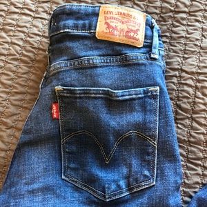 Levi’s Mid Rise Skinny Jeans